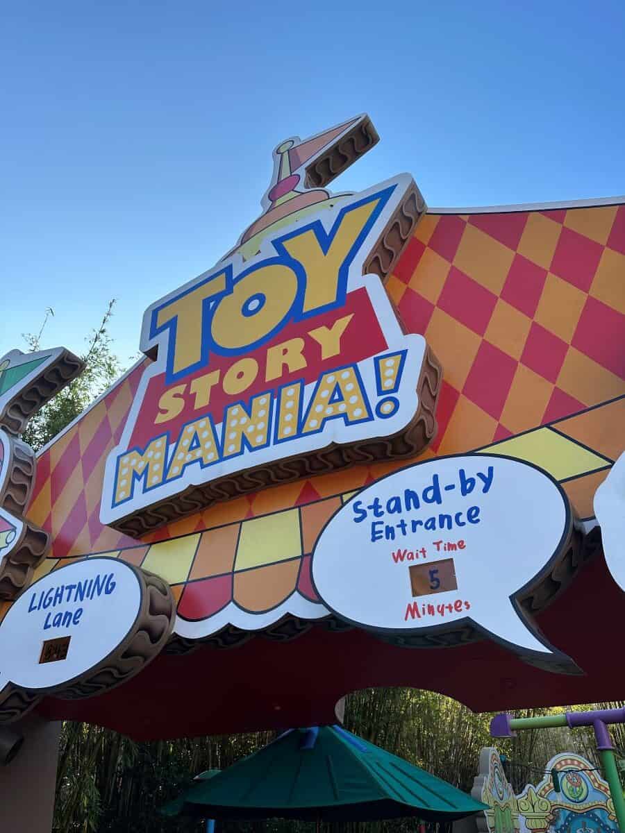 Entrance to Toy Story Mania at Disney's Hollywood Studios showing the Standby Entrance and Lightning Lane entrance